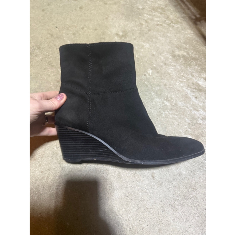 Women's Adrienne Vittadini Black Wedge Ankle Boots Size 9M
